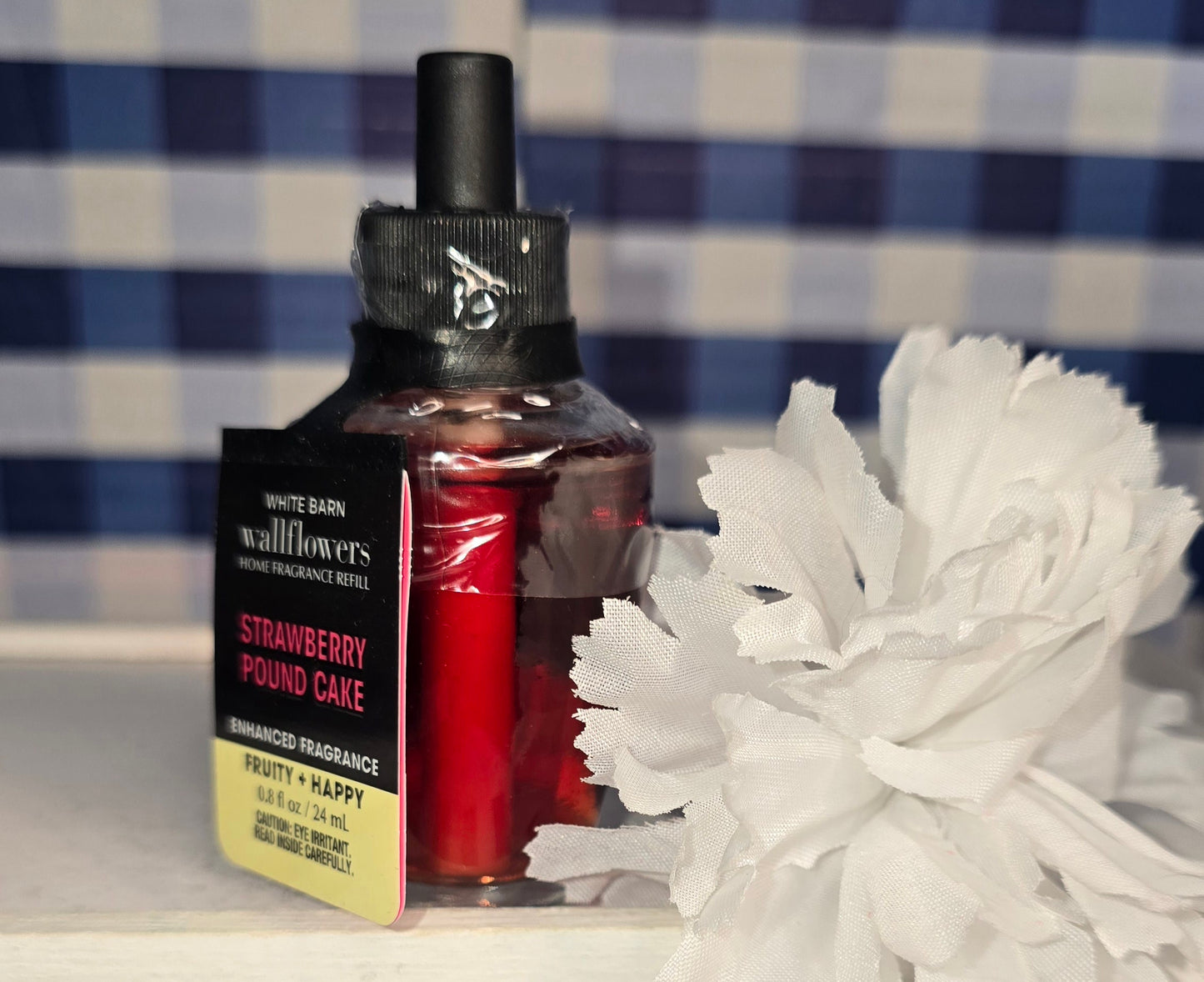 New Bath And Body Works Strawberry Pound Cake Wallflower Fragrance Refill